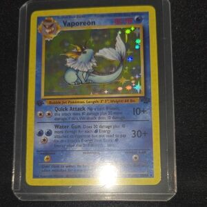 🎀Price Is Firm!🎀 Vaporeon Holographic proxy